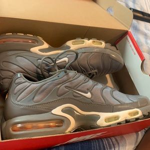 air max plus turned universe